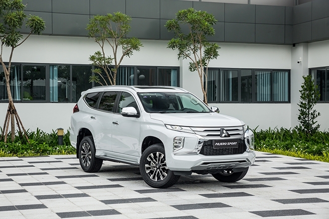 gia lan banh mitsubishi pajero sport thang 11 2022 du suc da bay toyota fortuner hyundai santa fe 2