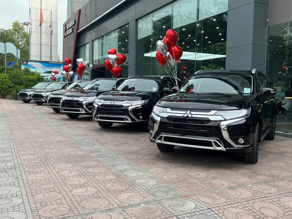 Mitsubishi An Dan Ban Giao Lo Xe (4)